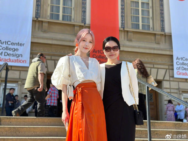 “周星驰女儿”赴美求学7年毕业了 徐娇晒照见巧思