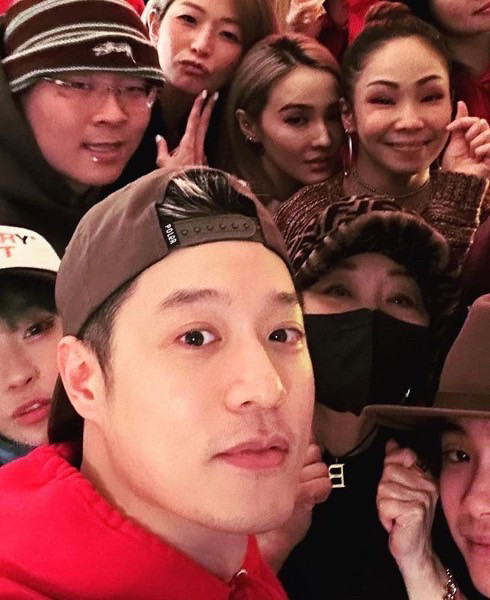 “暗巷交换口水”欧弟前妻 周汤豪秒揭两人关系