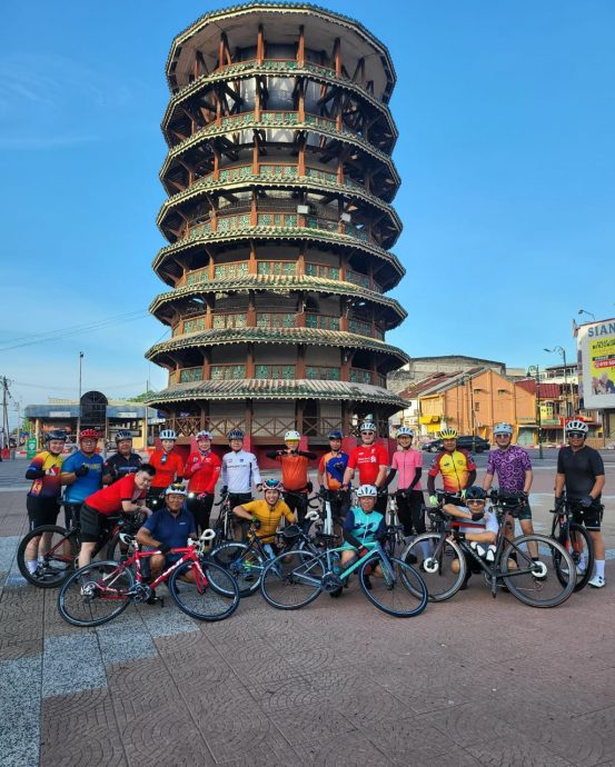 ★4月6日刊登/大霹雳封底主文/【乐活频道】/夫妻共同爱好培养出默契 尽情奔驰享受骑行乐