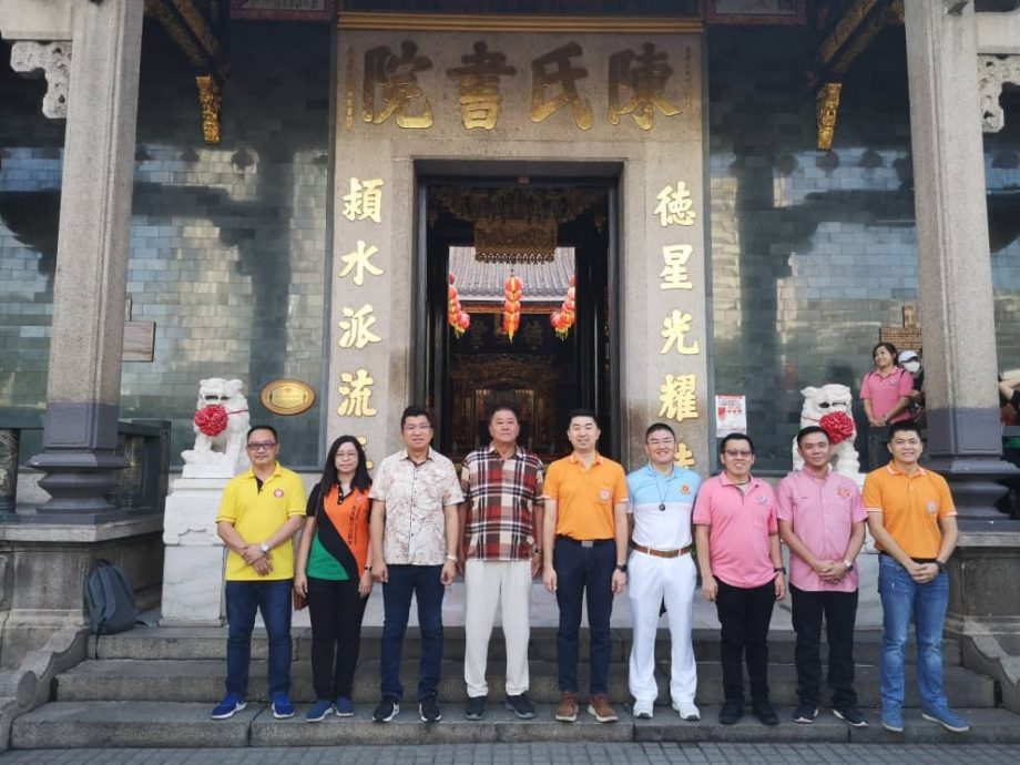 东马陈总青联委会组团 访隆雪宗会巩固宗谊