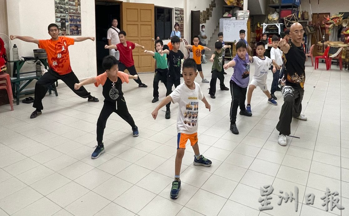 ★/【十八般武艺】/洪拳 少林拳 刀 枪 剑 棍 子母刀 春秋大刀 郑永樑习武30年展精气神 