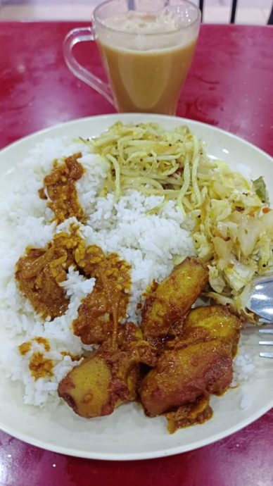 【午餐大哉问/02】拖车司机的午餐:吃饭看停车位,味道价格不care