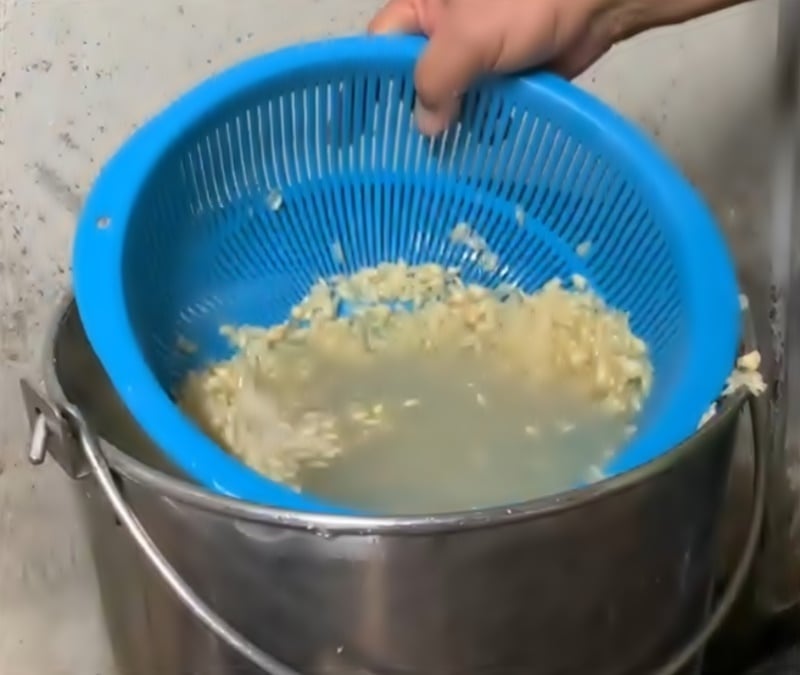 【它的诞生】:4月5日见报/封底主文/70年传承三代 一线生产豆浆豆花豆腐