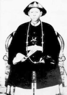 【清明墓志／03】名人墓地追思，铭记先贤开埠功劳