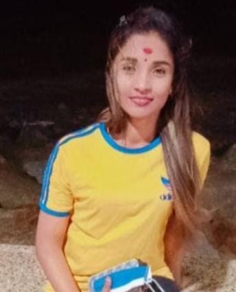 一家五人首次出游波德申就出意外,母亲一天失3女儿情绪崩溃