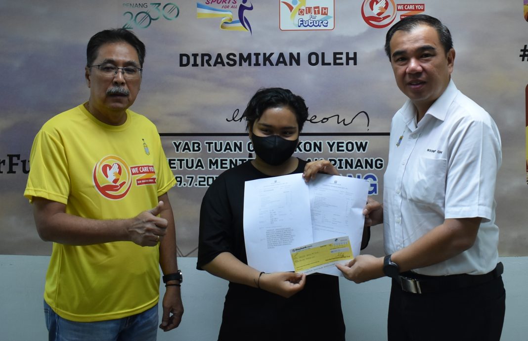 不能留（全国版）暖势力- 辍学4年返校，第一年考取全级第三名