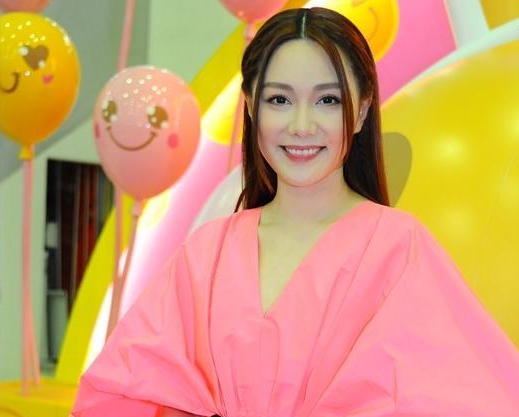 与马国明年底东南亚举行婚礼 汤洛雯否认婚后设“禁吻令 ”