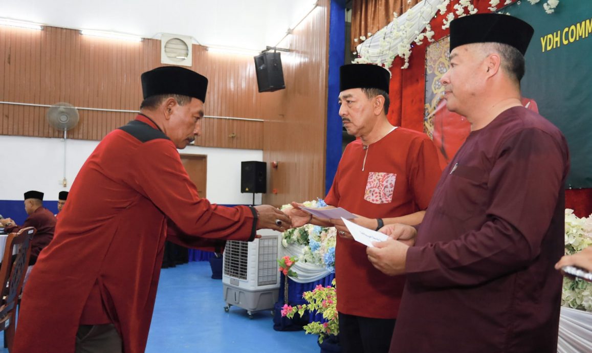东:位于话望生的联邦大道部份路段关闭,丹警方建议游子改道返乡。