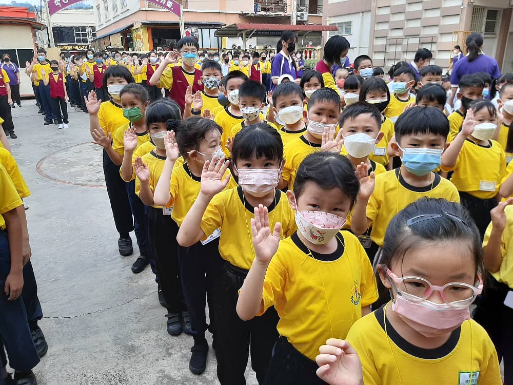东:不少民众坚持戴口罩