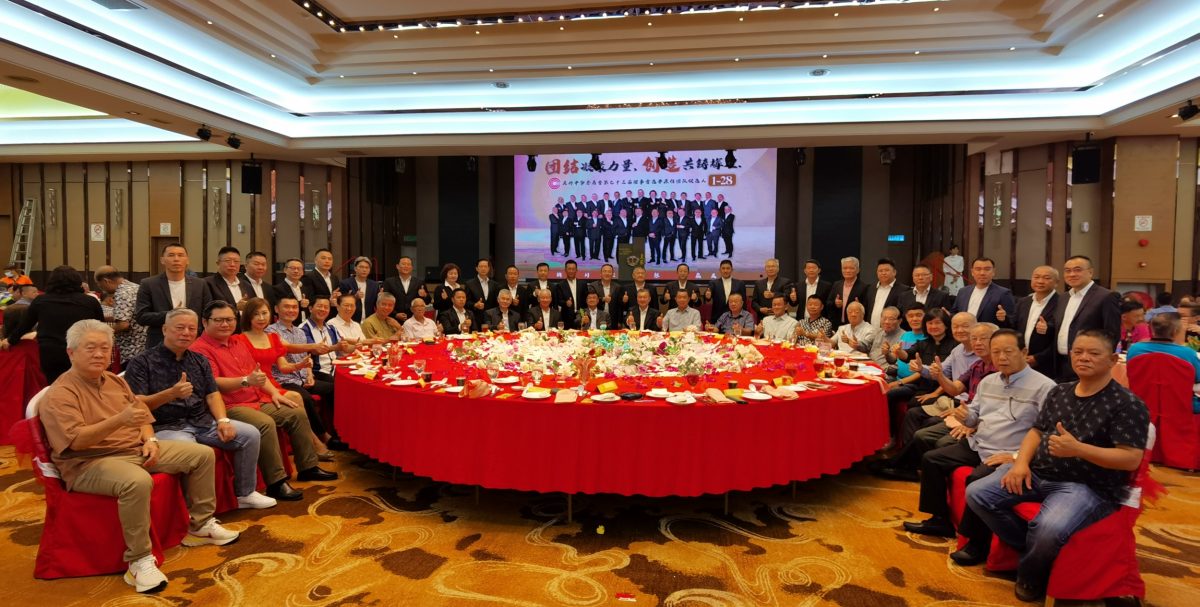东：关丹中总选举 原任团队设宴造势 800人出席 
