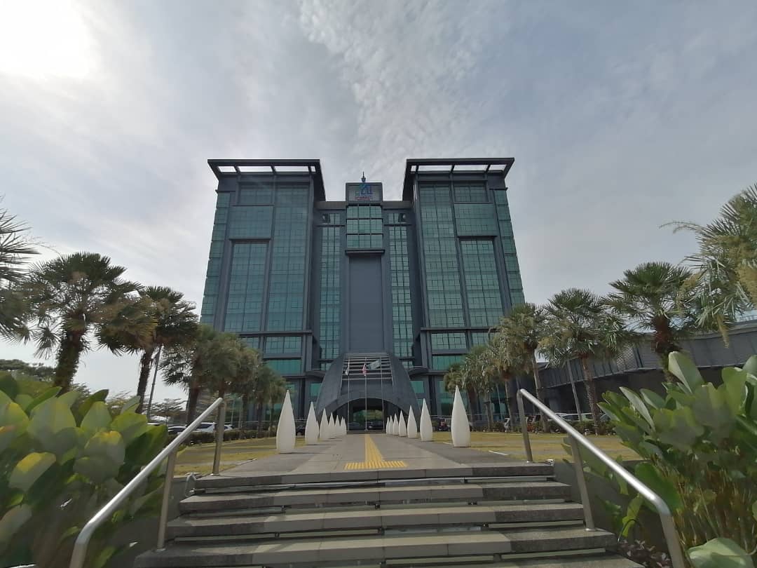 东:关丹市厅大厦及UTC安装太阳能电池板,料每月节省2万5000令吉电费。