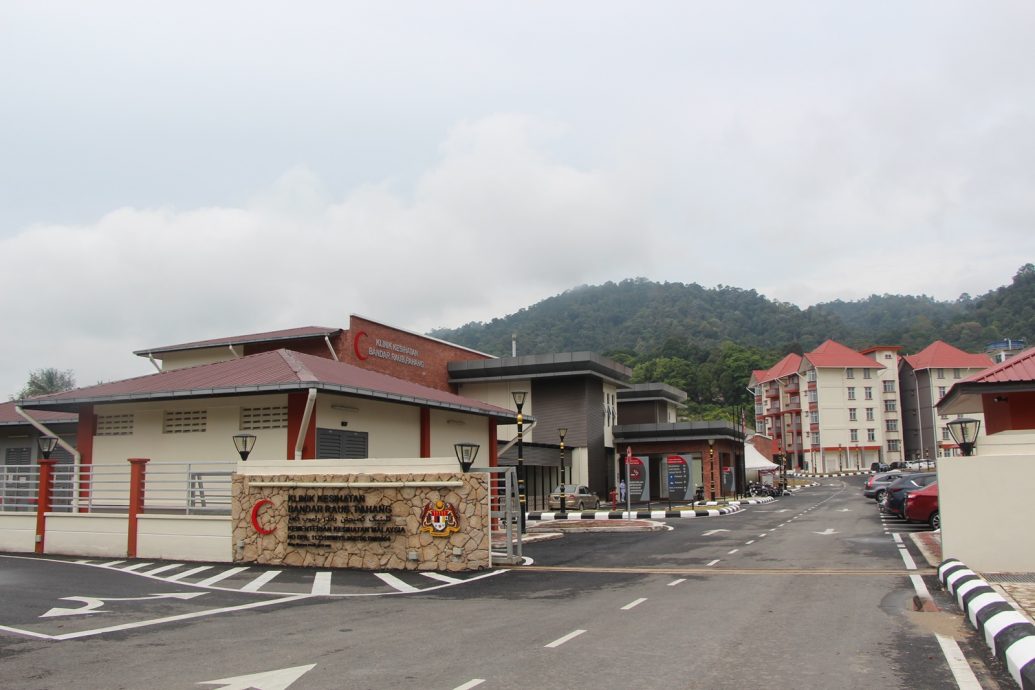 东：劳勿中央医院今天开始不接受门诊病人，全部转移至劳勿县诊所
