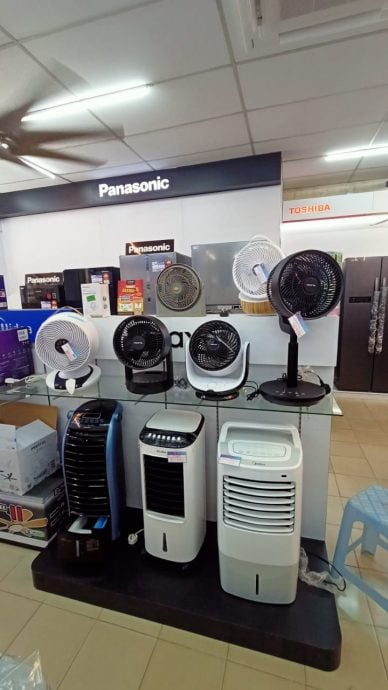 东:天气炎热加上开斋节到来,冷气冷风机成为畅销品。
