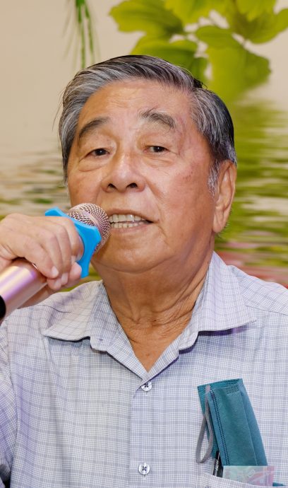 东:彭州商民认为,招牌需有与国文字同等规格或更大的政策不合理,且存在违宪嫌疑