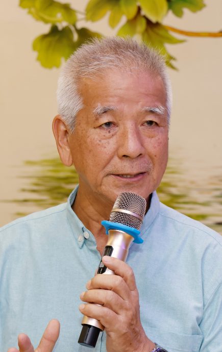 东:彭州商民认为,招牌需有与国文字同等规格或更大的政策不合理,且存在违宪嫌疑