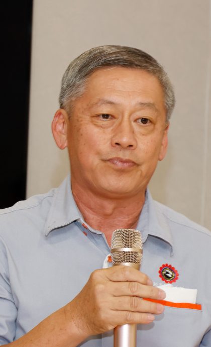 东:彭州商民认为,招牌需有与国文字同等规格或更大的政策不合理,且存在违宪嫌疑