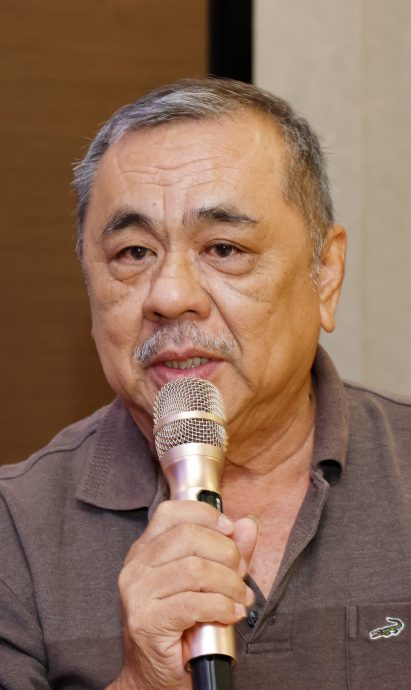 东:彭州商民认为,招牌需有与国文字同等规格或更大的政策不合理,且存在违宪嫌疑