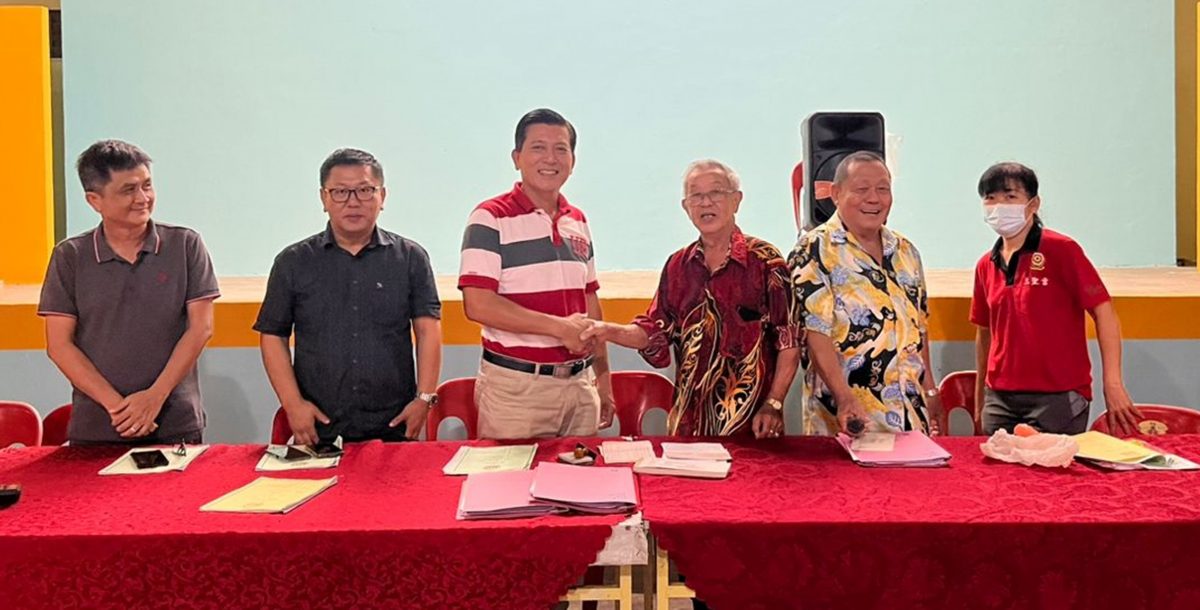 东:甘孟中华商会改选,原任署理会长徐祥强接棒会长职。