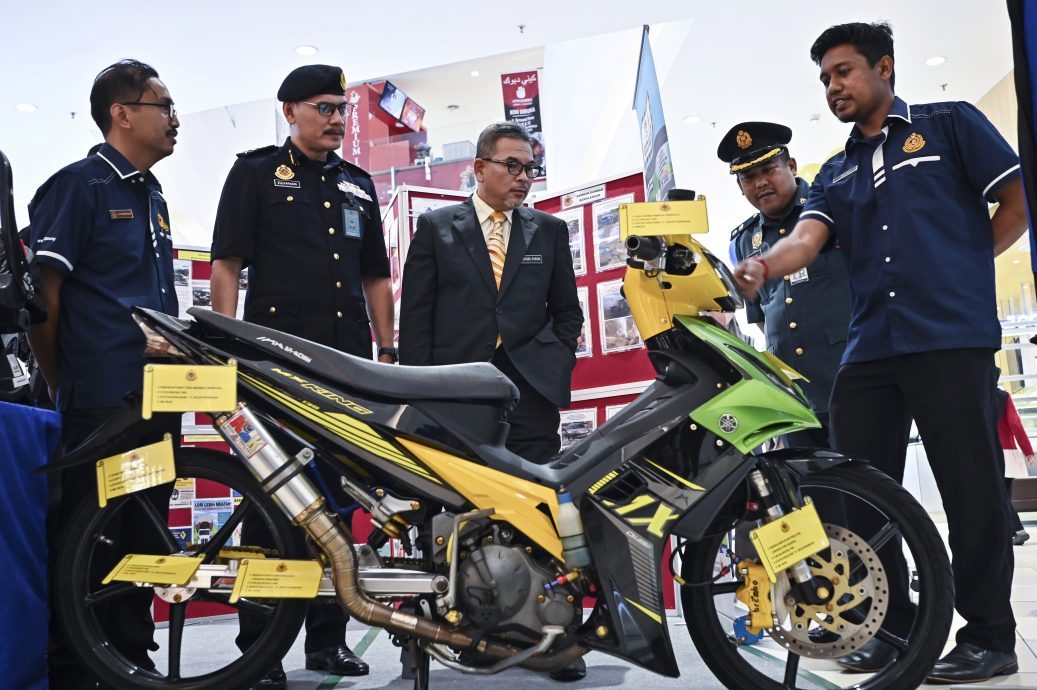 东：登州陆路交通局将在来临的开斋节出动160名官员及执法人员在州内各主要道路进行巡逻。​