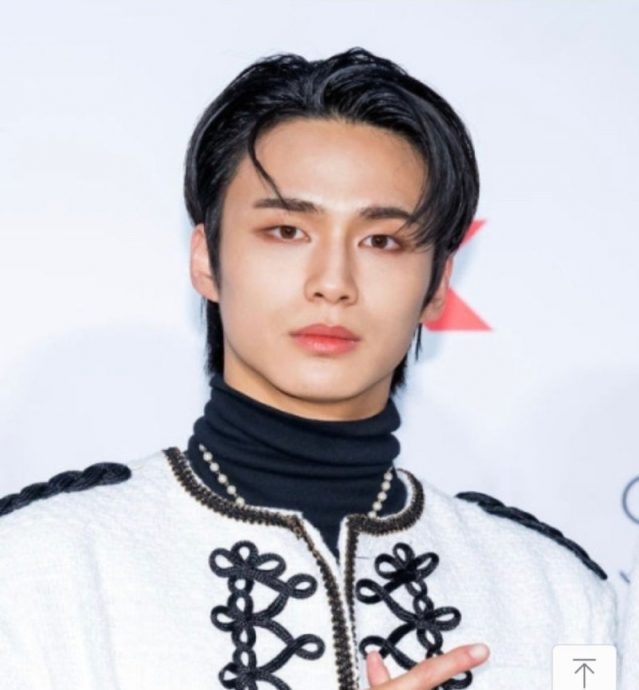 主持人播报文彬死讯哽咽溃堤  NCT在玹取消活动