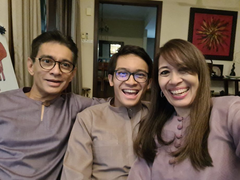 青年泳将勇闯“自闭枷锁”