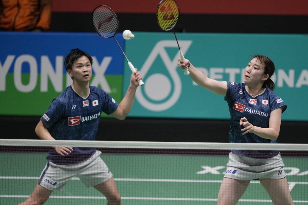 亚洲羽球锦标赛| 送港双左手组合直闯16强 东渡宣布因伤退赛