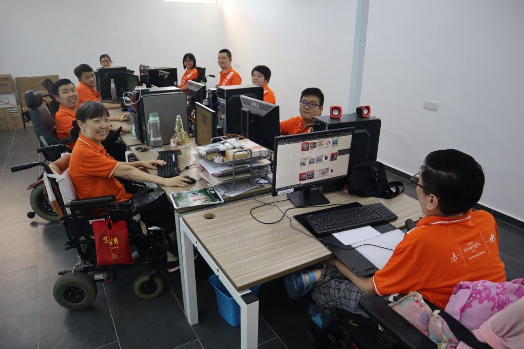 免费电脑课助身障朋友融入社会