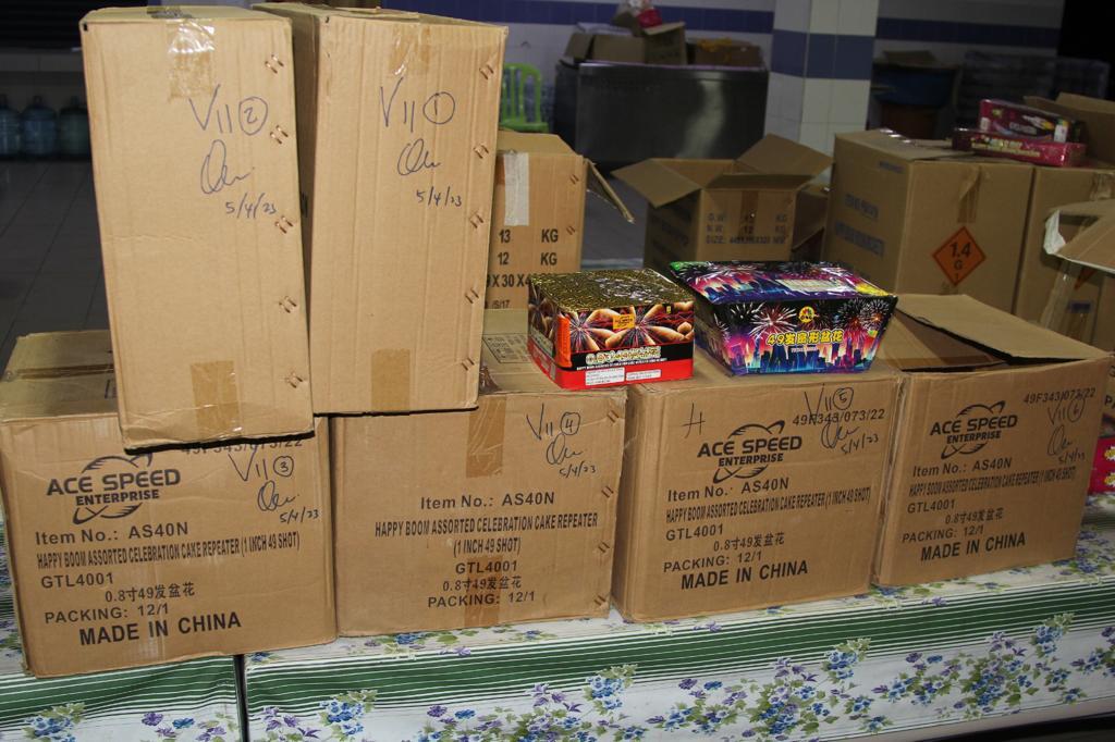 住家非法藏6万令吉炮竹·女屋主落网 