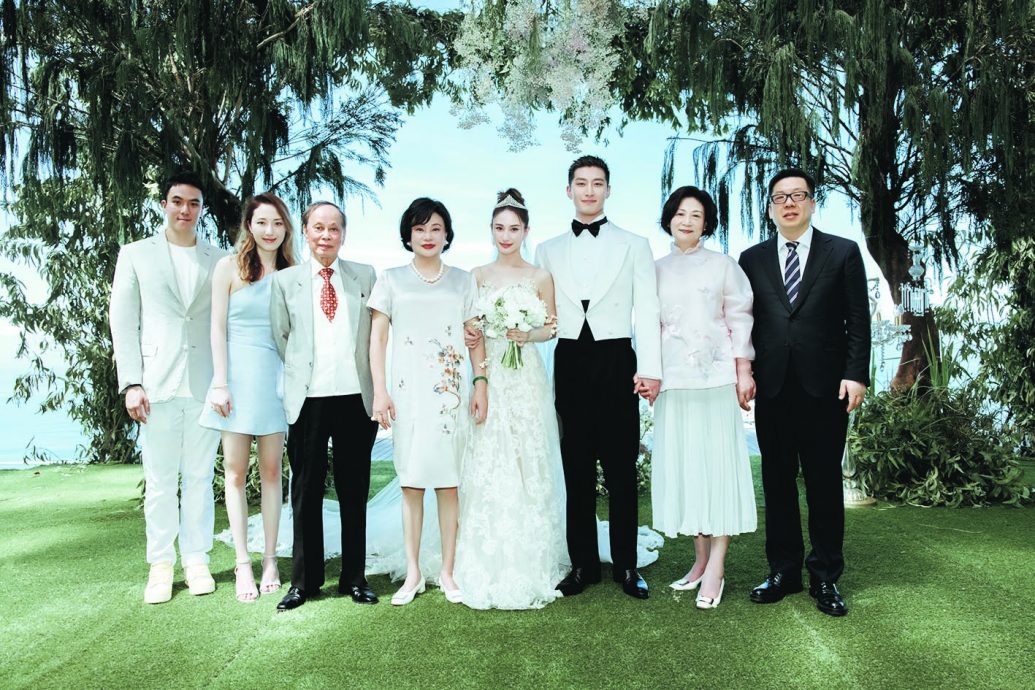 何超莲窦骁婚礼星光暗淡 伴郎团惊见陈柏霖张一山