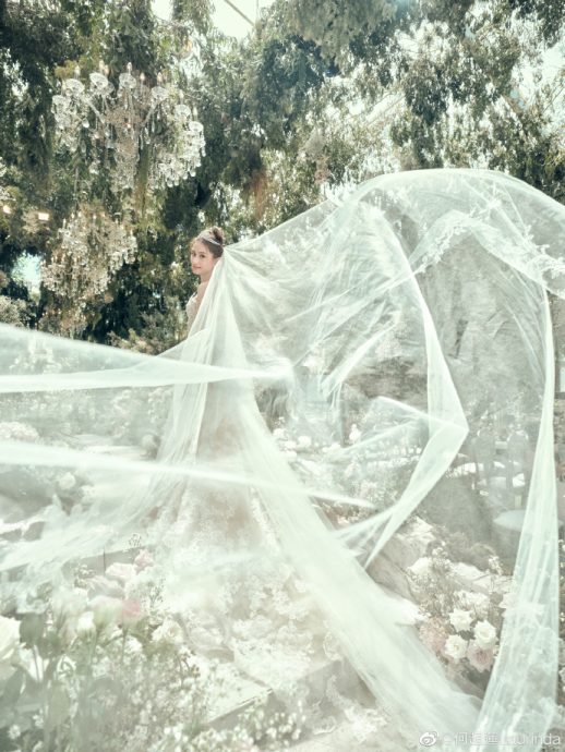 何超莲窦骁婚礼星光暗淡 伴郎团惊见陈柏霖张一山