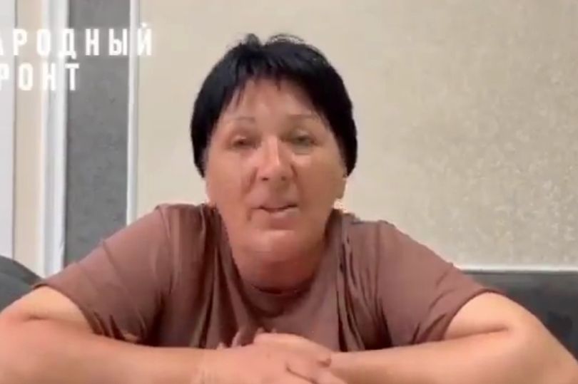 俄男入伍为全家换柴火取暖 老婆却只收到“两张马戏团门票”