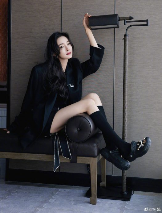 债主以景甜私密片为饵要狗仔帮讨债 张继科被曝已当爸	