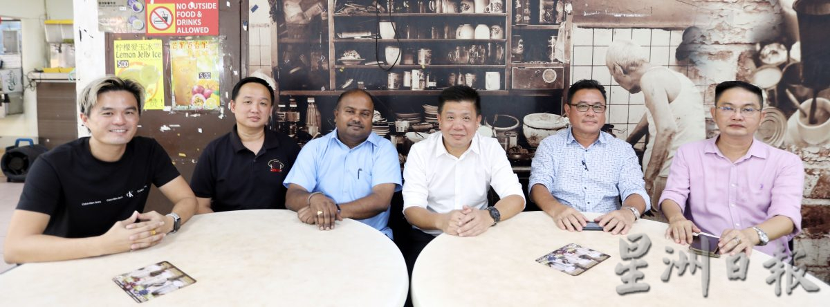 食阁免费送茶水给乐龄人士