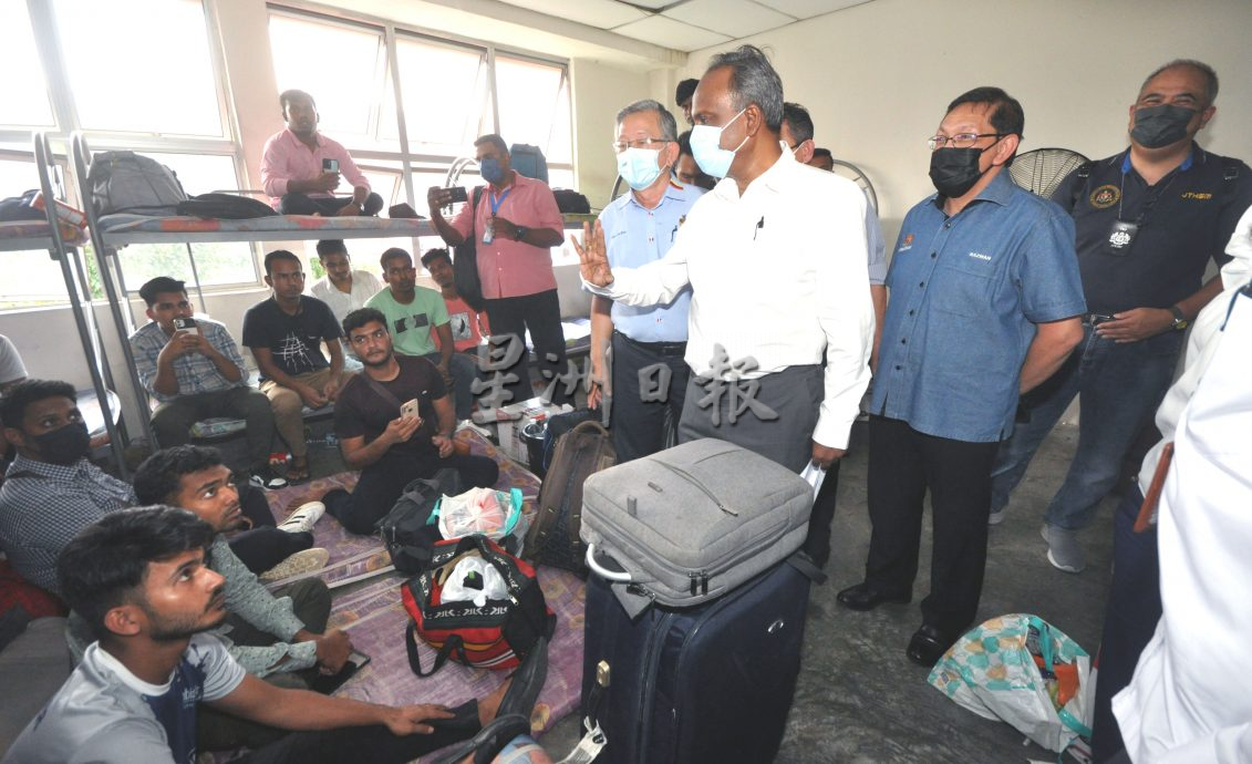 不满雇主引进后得不到工作安排,孟加拉外劳向驻马大使馆举报雇主