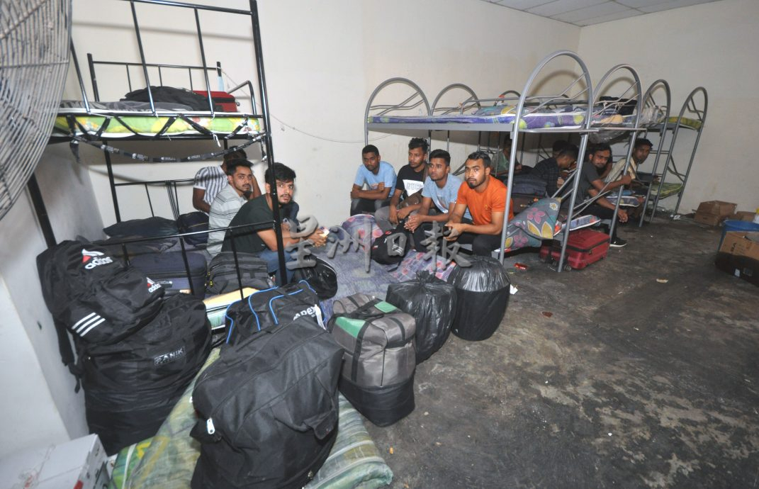 不满雇主引进后得不到工作安排,孟加拉外劳向驻马大使馆举报雇主