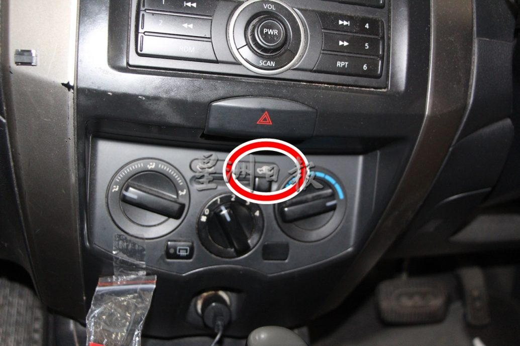 4人吸一氧化碳车撞收费站事件,引擎散发的少量一氧化碳可以进入车内