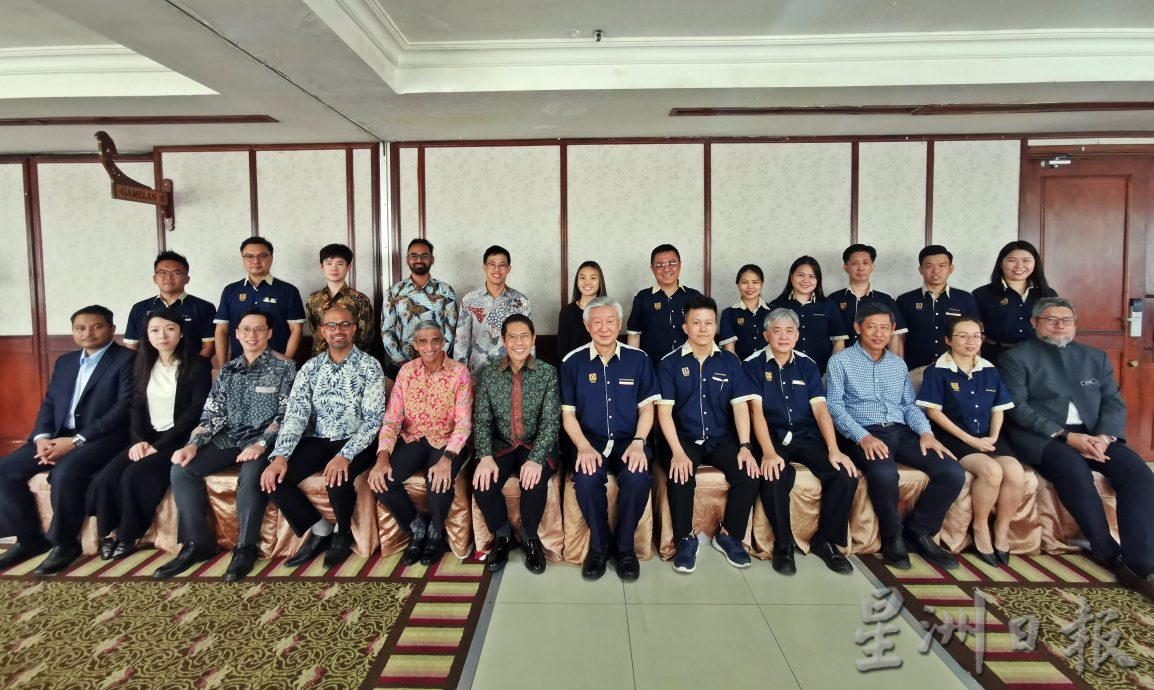 新加坡总理公署部长孟理齐与登嘉楼中华总商会进行交流,双方探讨新加坡与登嘉楼州在经济及旅游领域未来的发展及合作机会。