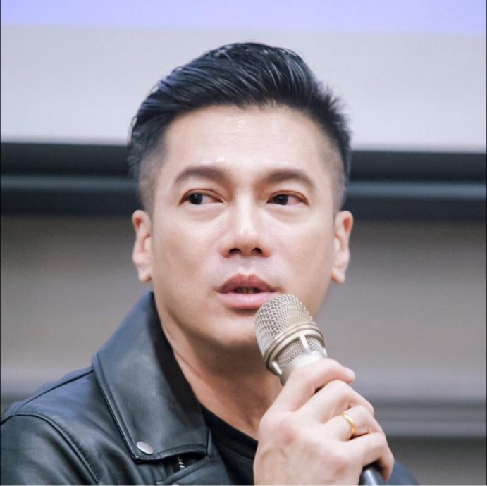 关德辉买菜问有没放农药  卖菜阿婆神回逗乐全网