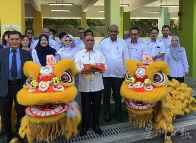 刘逸:感谢校友大力支持 宜力中华新教育楼开幕