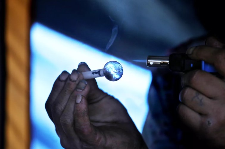 加州警方诱捕行动失误 大批冰毒误落入毒贩手中