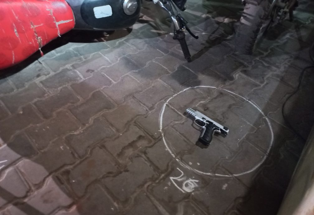 印度前议员获警方戒护移送 竟在媒体镜头前遭枪杀