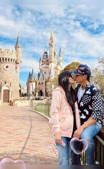 吴尊迪士尼深吻老婆 儿女掌镜被强喂狗粮