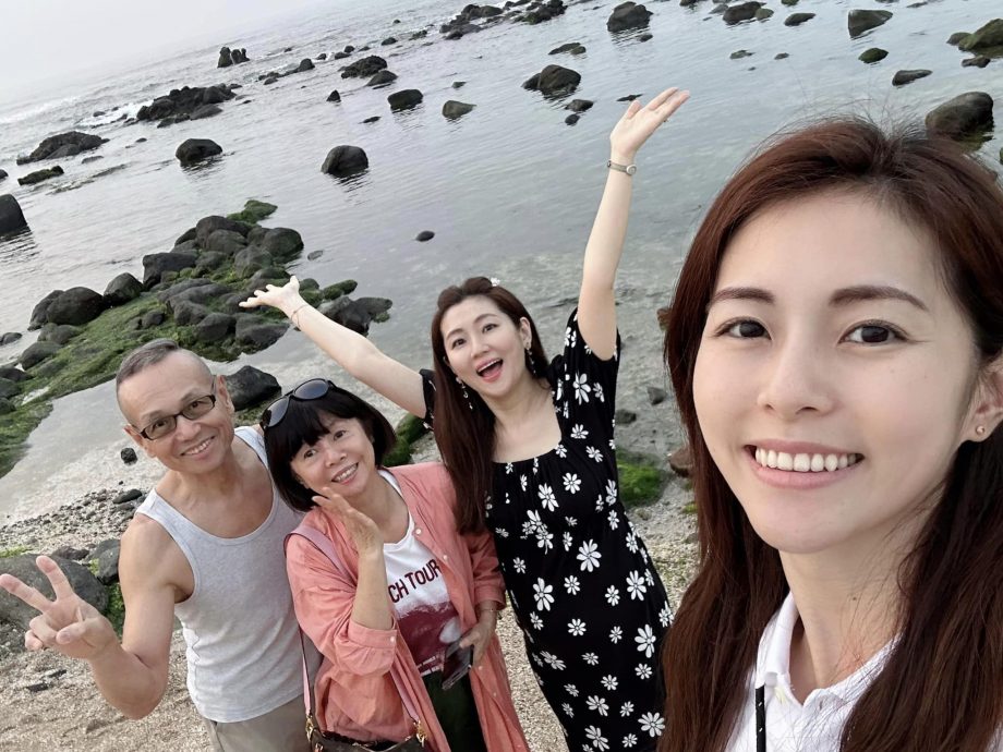 和家人出游甜晒孕肚 Selina认证都市传说