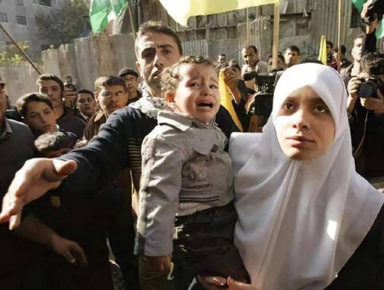 在犹太复国主义狱中生子 手脚被铁链绑在床,妇女18年难忘痛苦