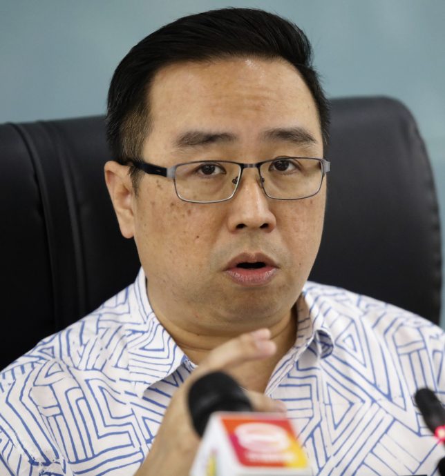 夜报封面∕郑立慷