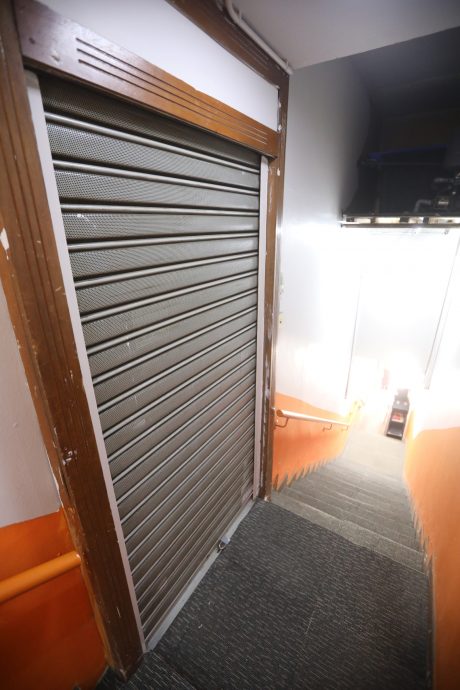 大都会 / 跟进理发店砍菜头