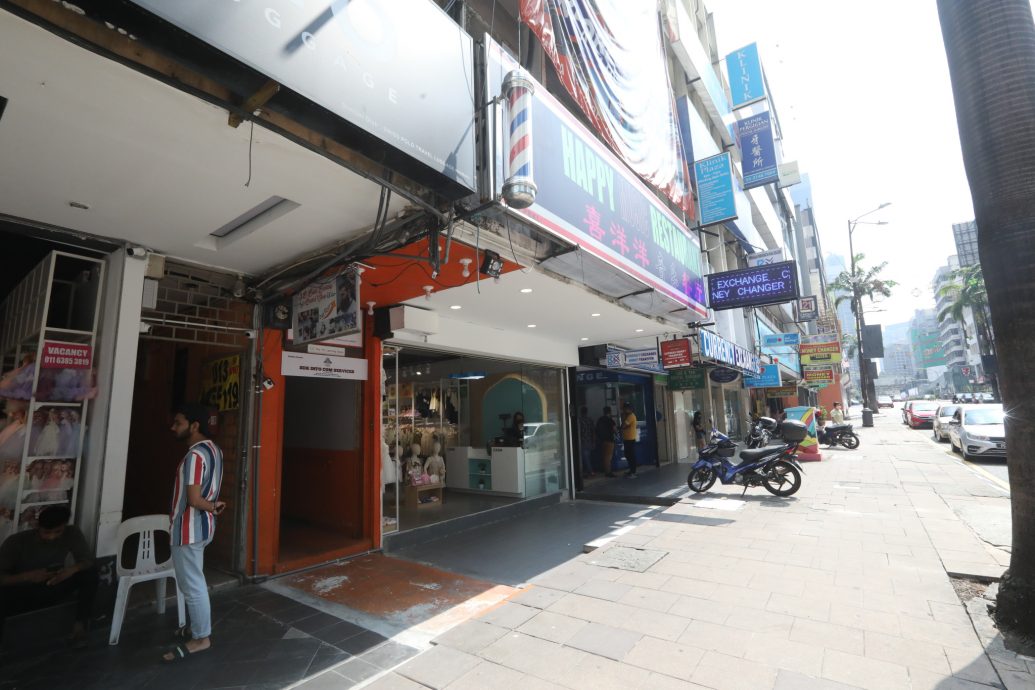 大都会 / 跟进理发店砍菜头