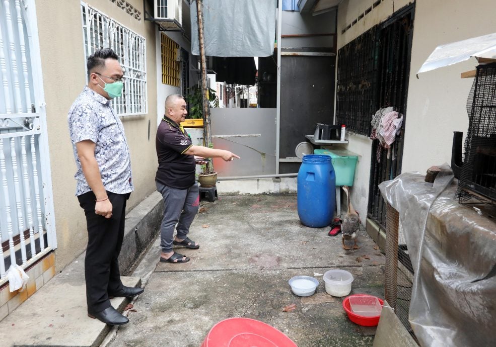 大都会/封面副文/住家后巷被霸占
