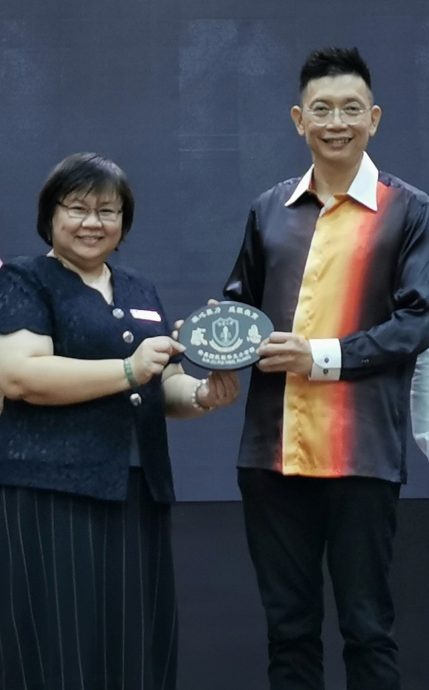 大都会:“高产慈善基金会”赞助巴生培英华小星洲日报阅报计划/5图1 LOGO