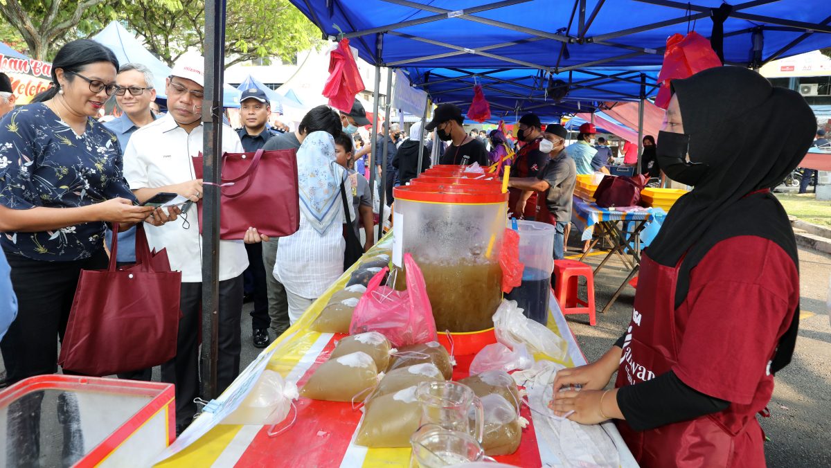大都会/MBSA转送6.1吨斋月市集剩食予贫困群体